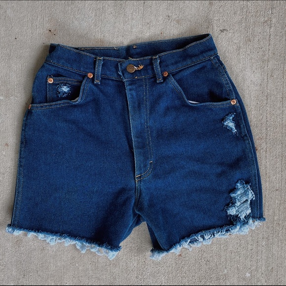 Vintage Lee denim shorts - Picture 2 of 2